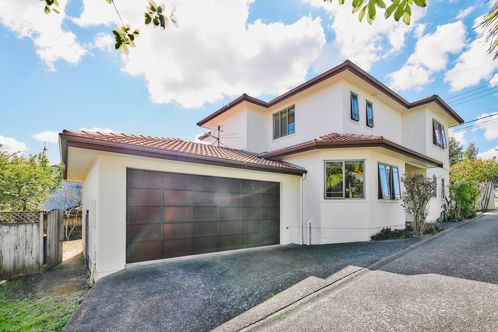 2/360 East Coast Road, Sunnynook, Auckland - Carousel 2