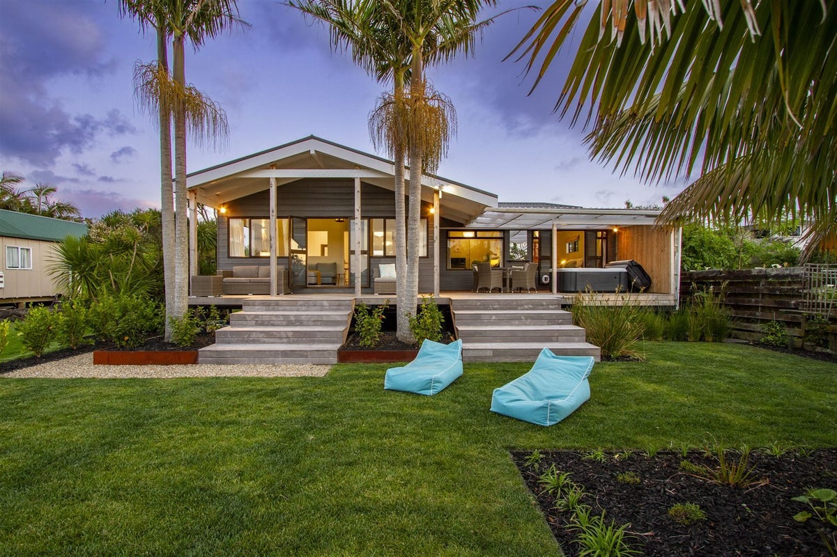 36 The Terrace, Herald Island, Auckland - Carousel 21