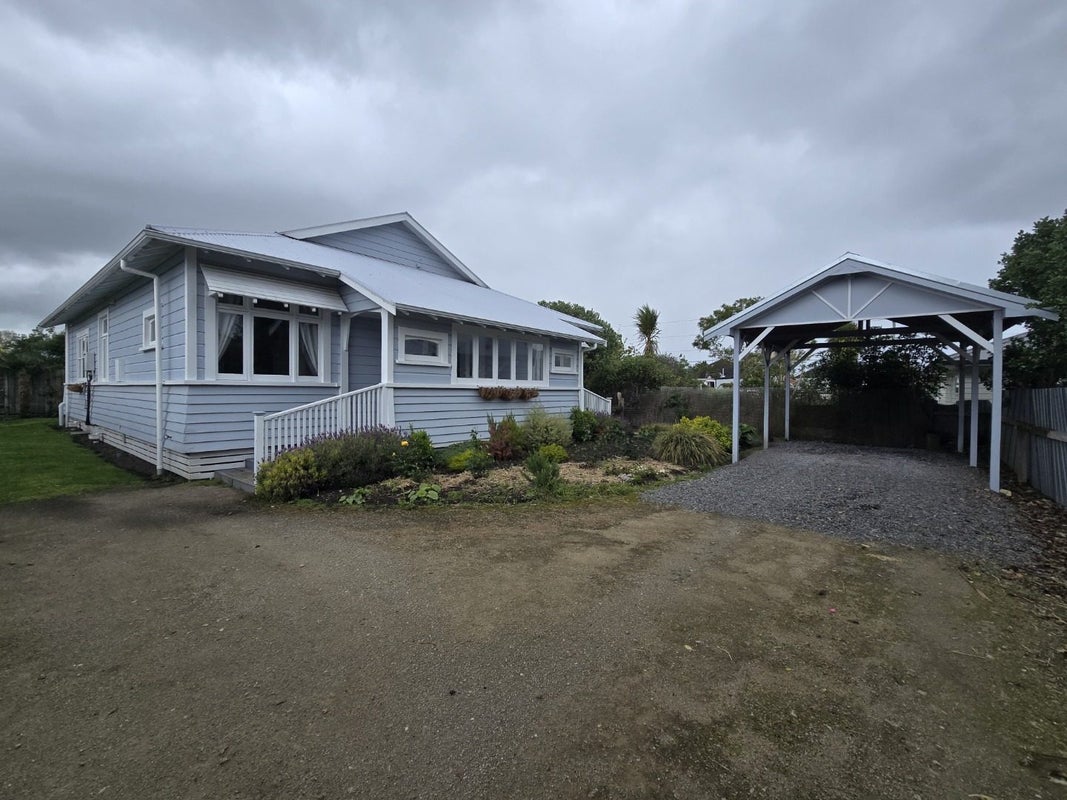 11 Lewis Avenue, Aramoho, Whanganui - Carousel 1