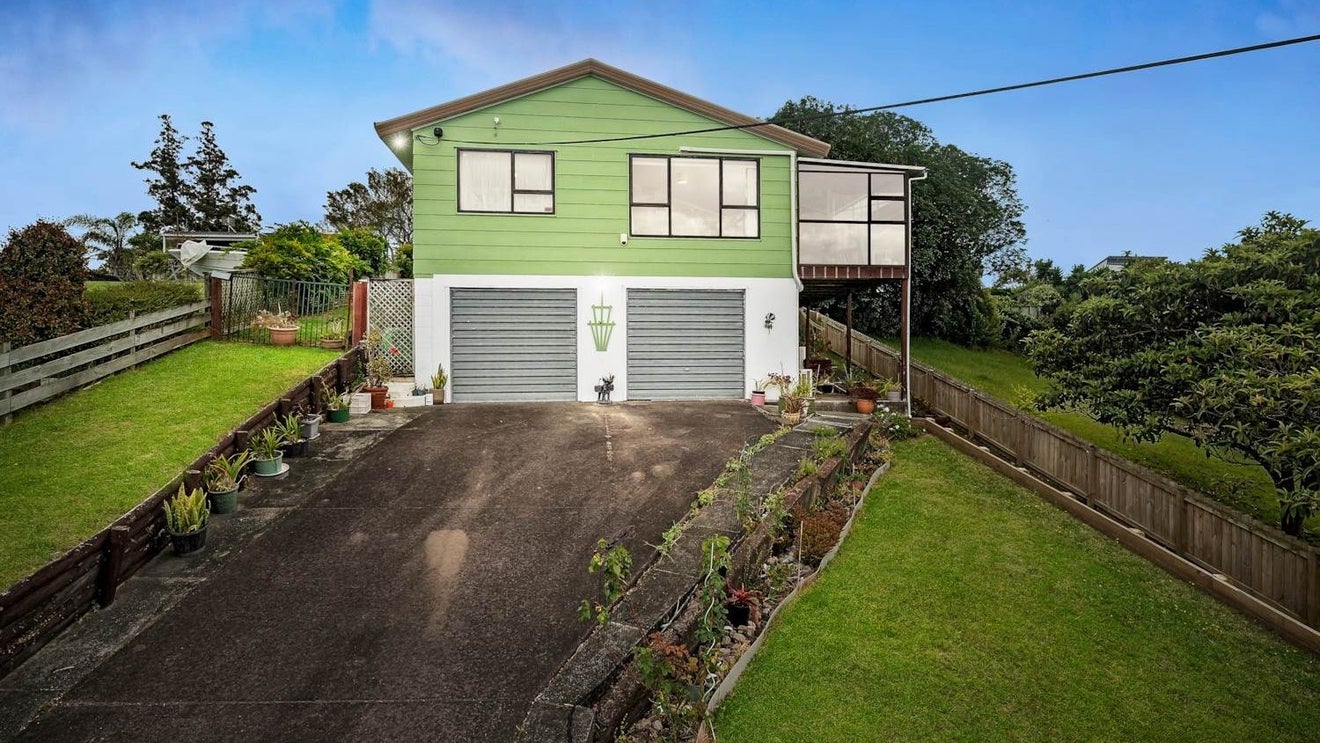 8 Kauri Road, Stanmore Bay, Whangaparaoa - Carousel 1