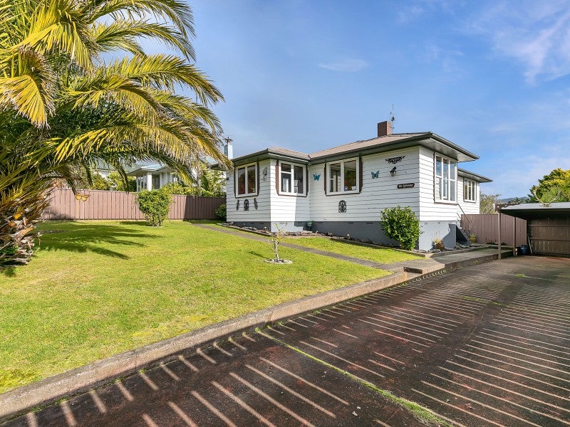 17 Natone Street, Waitangirua, Porirua - Carousel 1