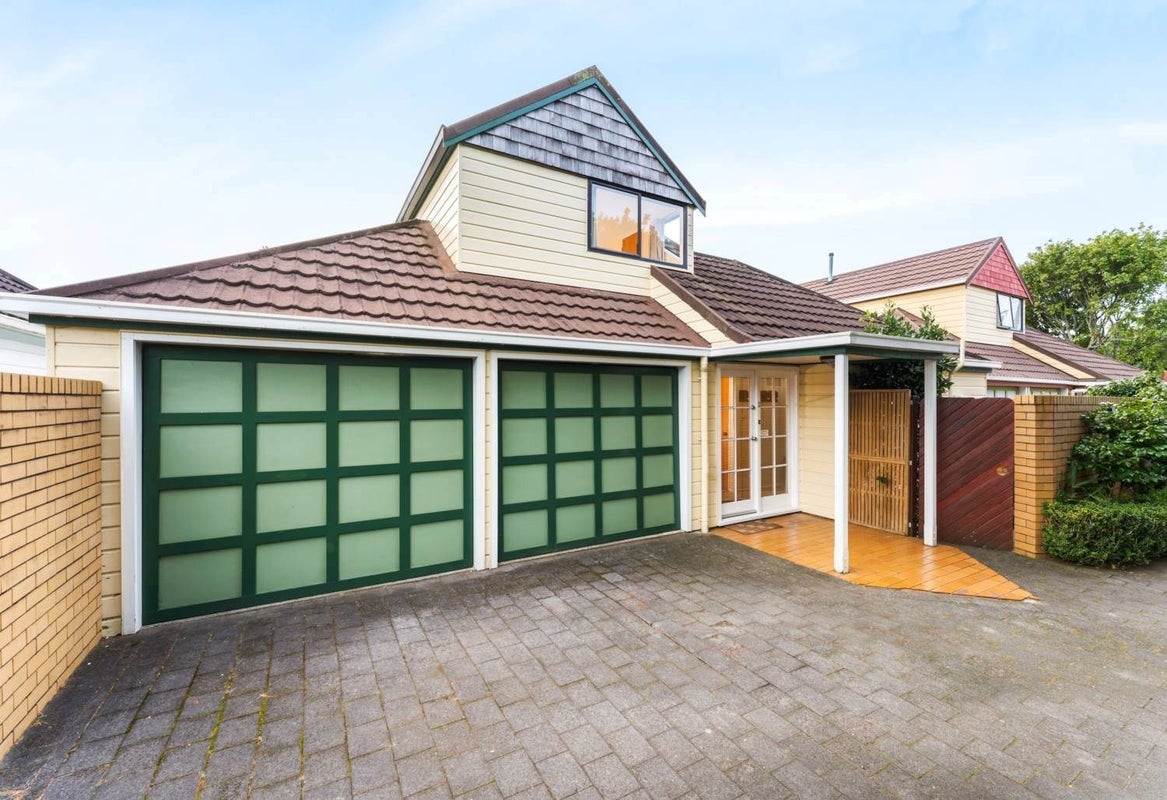 2/6 Corbett-scott Avenue, Epsom, Auckland - Carousel 1