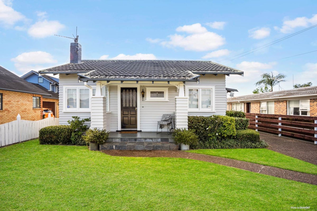 54 Kings Road, Panmure, Auckland - Carousel 2