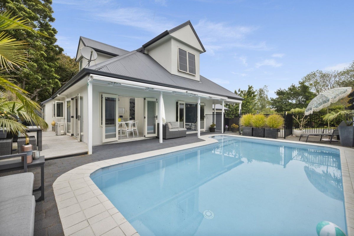 12 Paine Street, Judea, Tauranga - Carousel 1