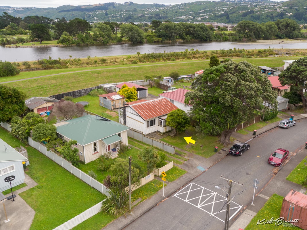 49 Randwick Crescent, Moera, Lower Hutt - Carousel 1