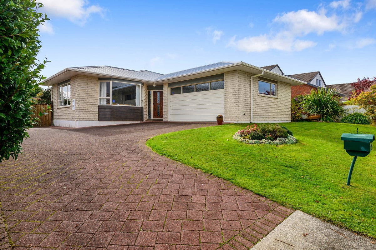10 Thelma Place, Lynmore, Rotorua - Carousel 1