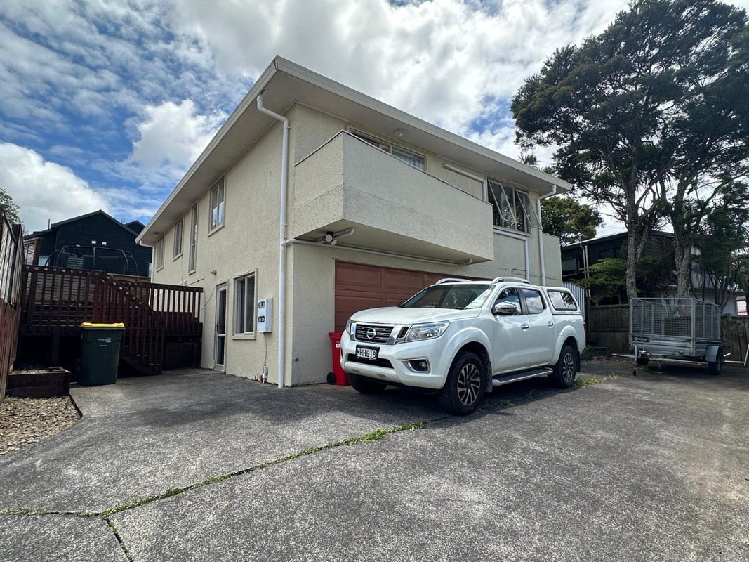 2/24 Athena Drive, Totara Vale, Auckland - Carousel 2