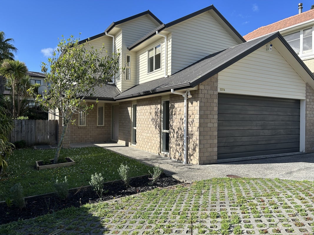 237A Titirangi Road, Titirangi, Auckland - Carousel 1