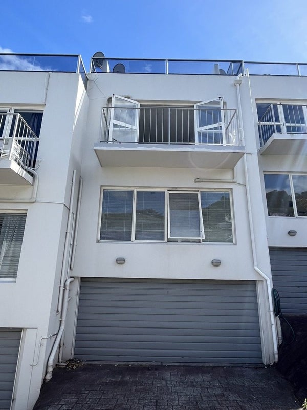 9/2 Mcfarlane Street, Mount Victoria, Wellington - Carousel 1