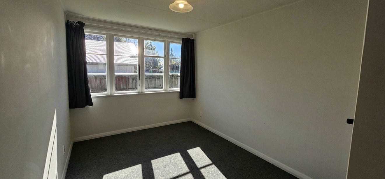 27 Kenney Crescent, Fairfield, Hamilton - Carousel 7