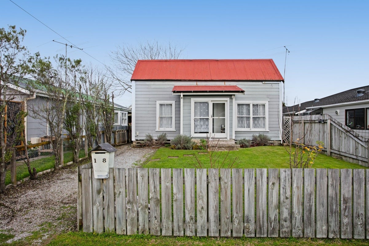 18 Williams Street, Gisborne, Gisborne - Carousel 1