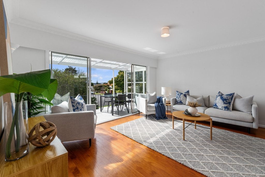 19 Miltonia Avenue, Te Atatu South, Auckland - Carousel 2