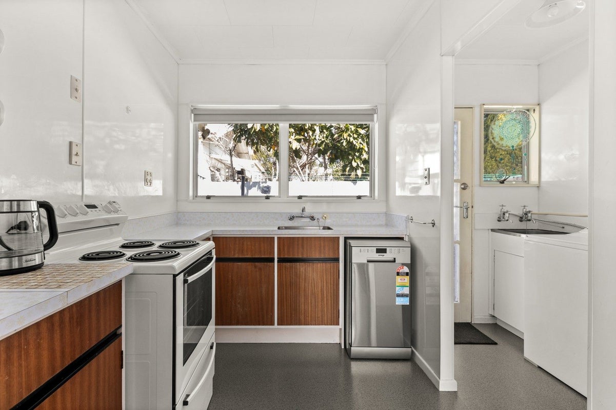 1/165 Nelson Crescent, Napier South, Napier, Hawke's Bay - Carousel 2