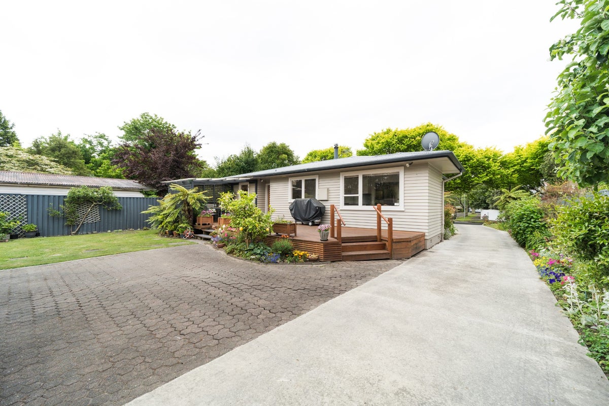 9 Wyndham Street, Awapuni, Palmerston North - Carousel 2