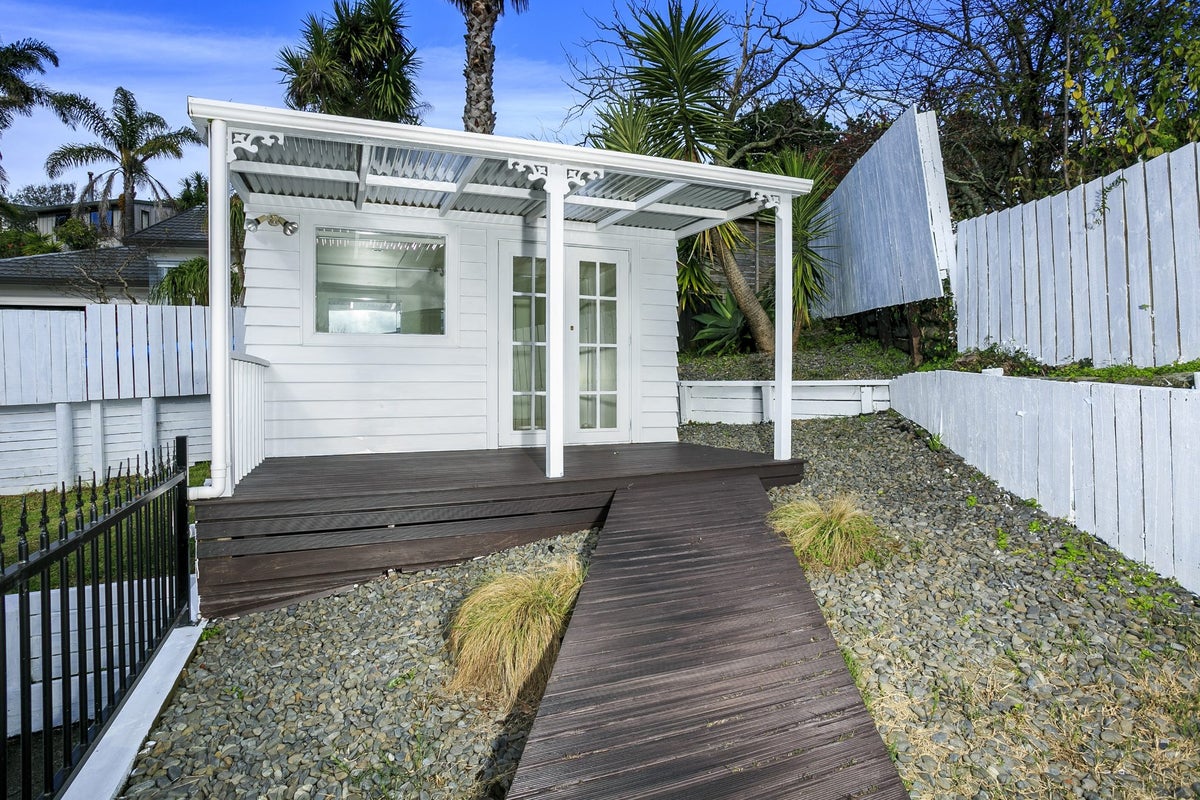 62 Glencoe Road, Browns Bay, Auckland - Carousel 2