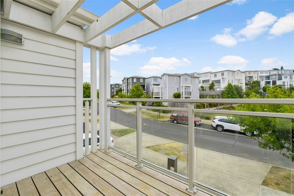 76 Arrowsmith Drive, Flat Bush, Auckland - Carousel 8