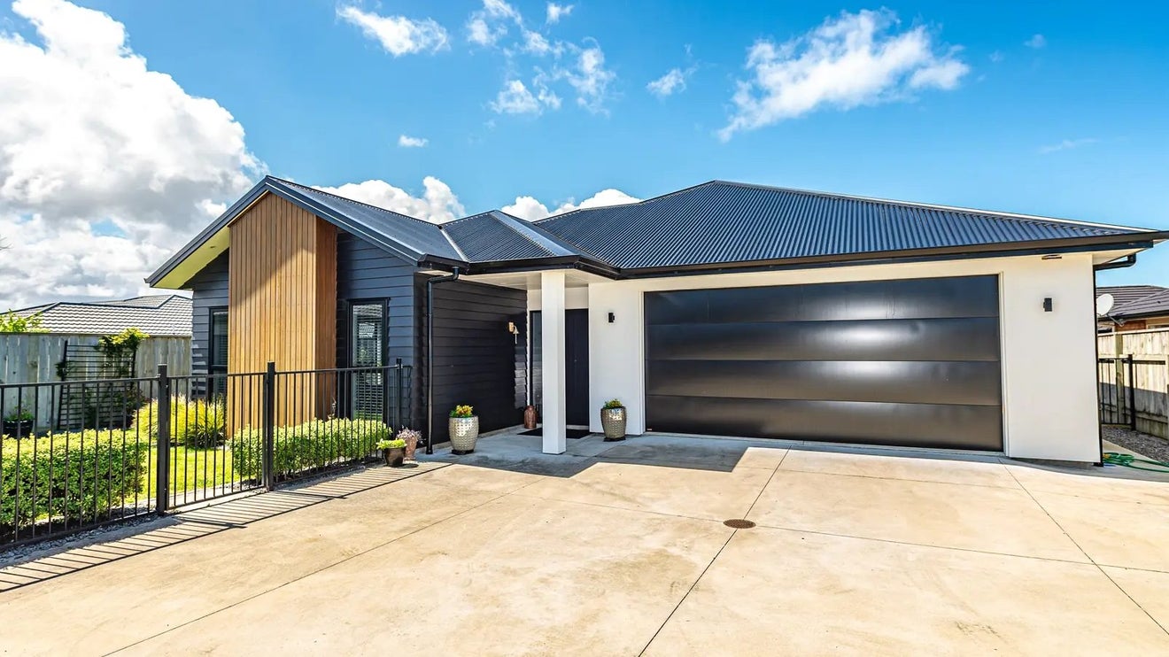 4 Simon Street, Tawhero, Whanganui - Carousel 1