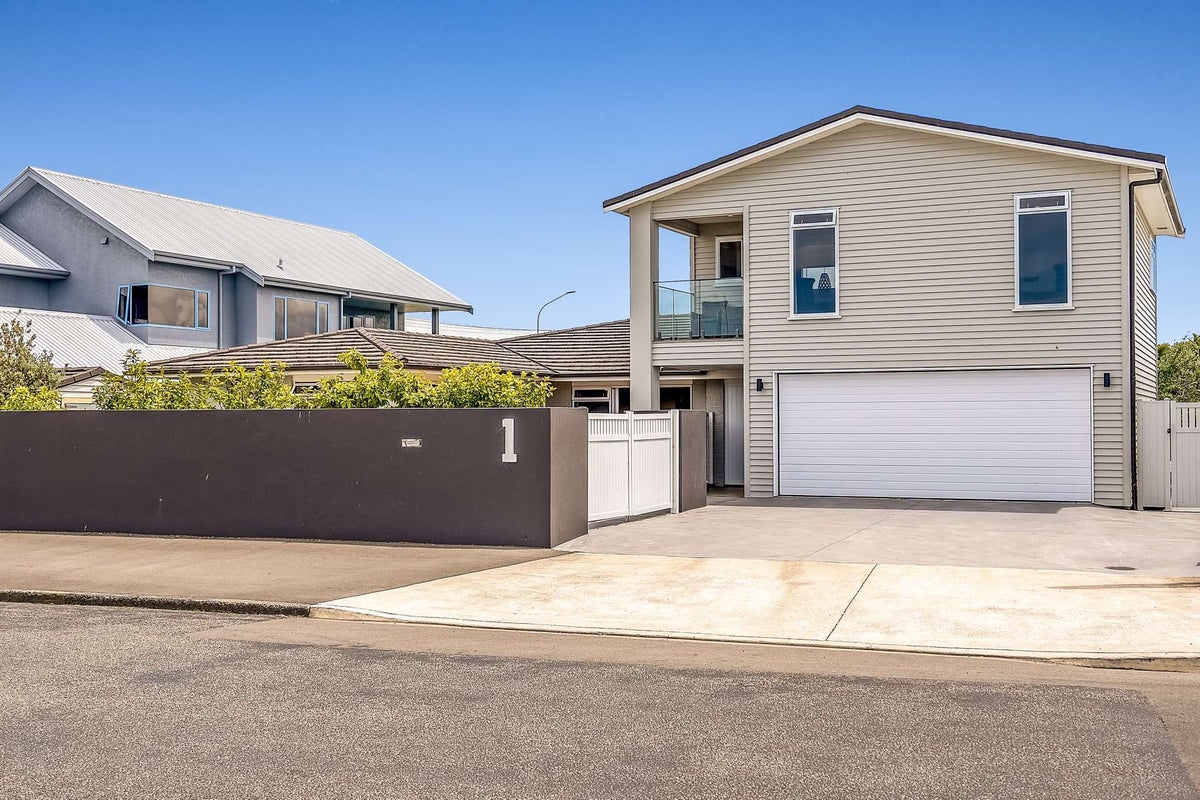 1 Alfred Street, Westshore, Napier - Carousel 2