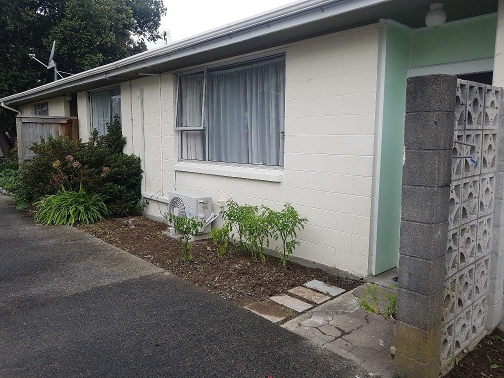 2/4 RODNEY ST, Waiwhetu, Lower Hutt - Carousel 2