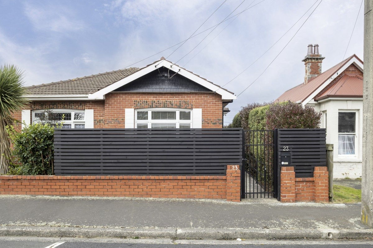 23 Fitzroy Street, Caversham, Dunedin - Carousel 1
