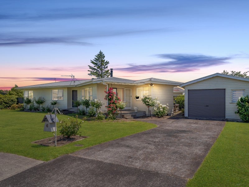 6 Fisher Place, Carterton - Carousel 1