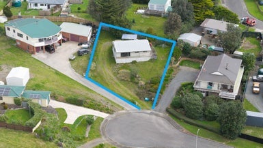 21 Takitimu Street, Waitarere Beach, Levin - Carousel 1