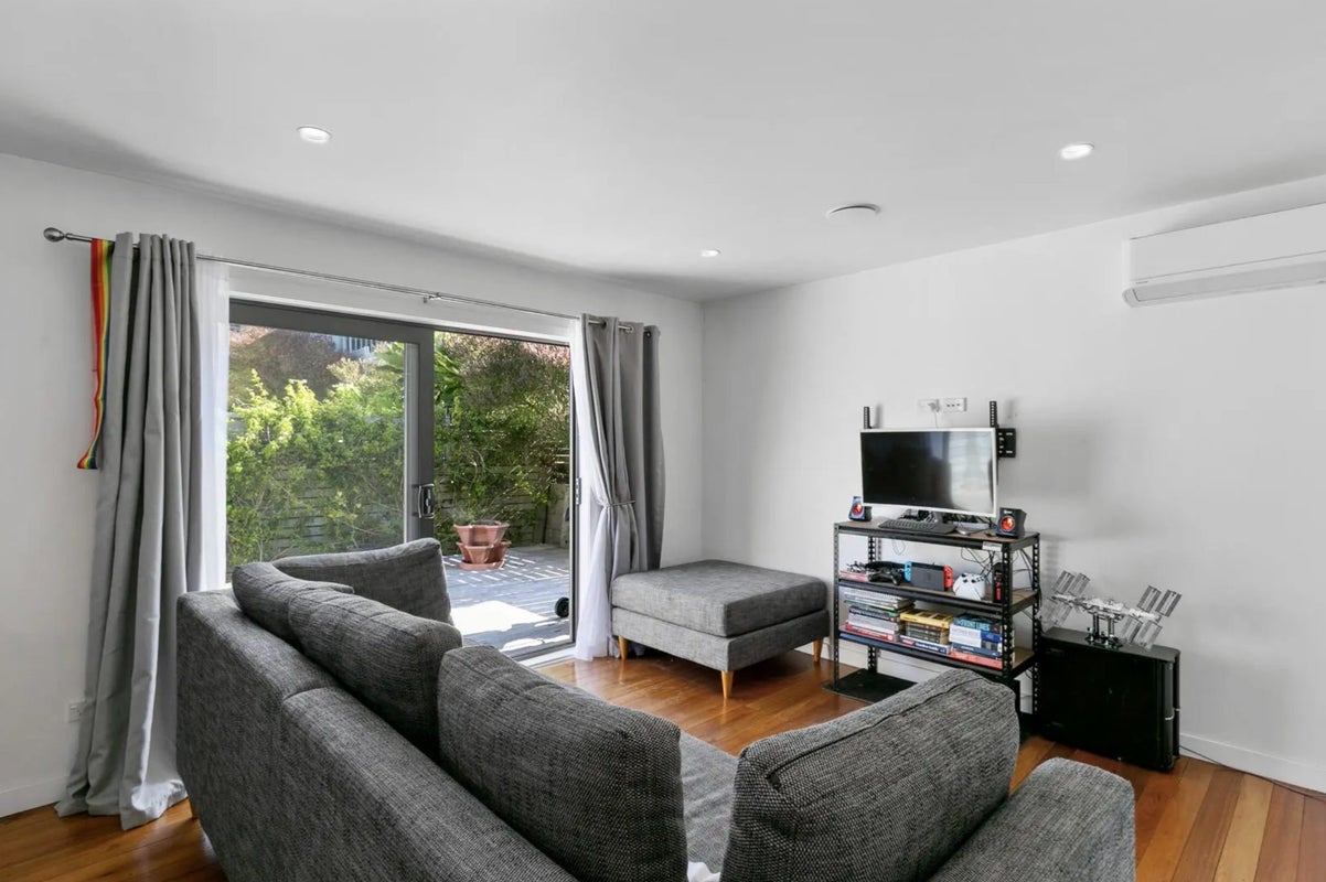 43C Dominion Park Street, Johnsonville, Wellington - Carousel 2