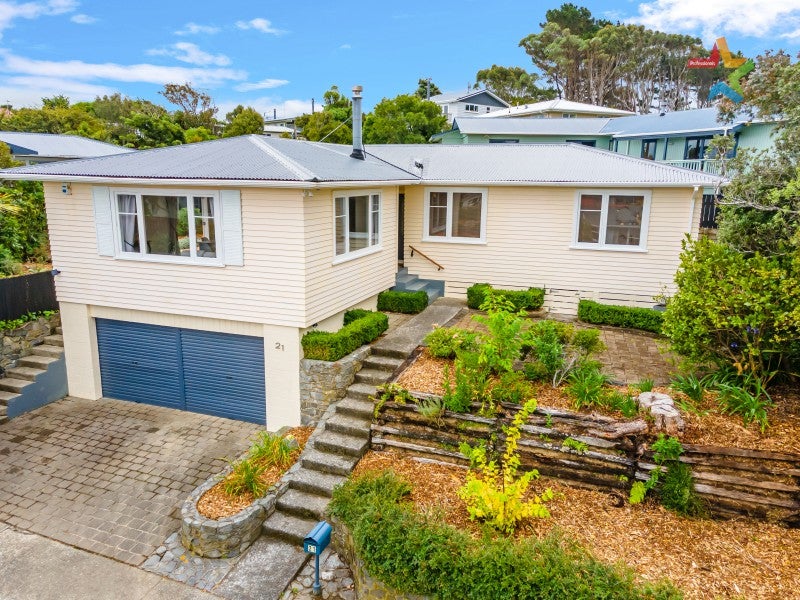 21 Cherry Blossom Grove, Maungaraki, Lower Hutt - Carousel 1