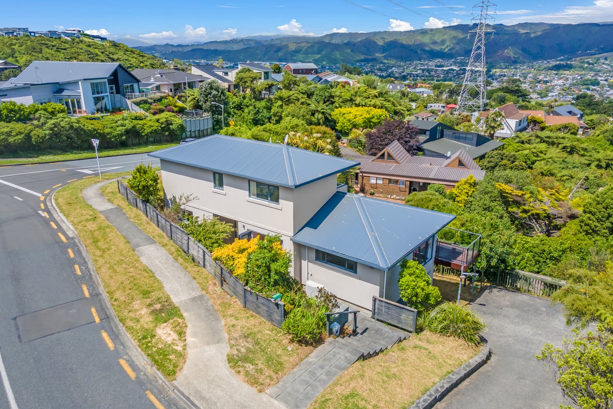 114 Tirohanga Road, Tirohanga, Lower Hutt - Carousel 1