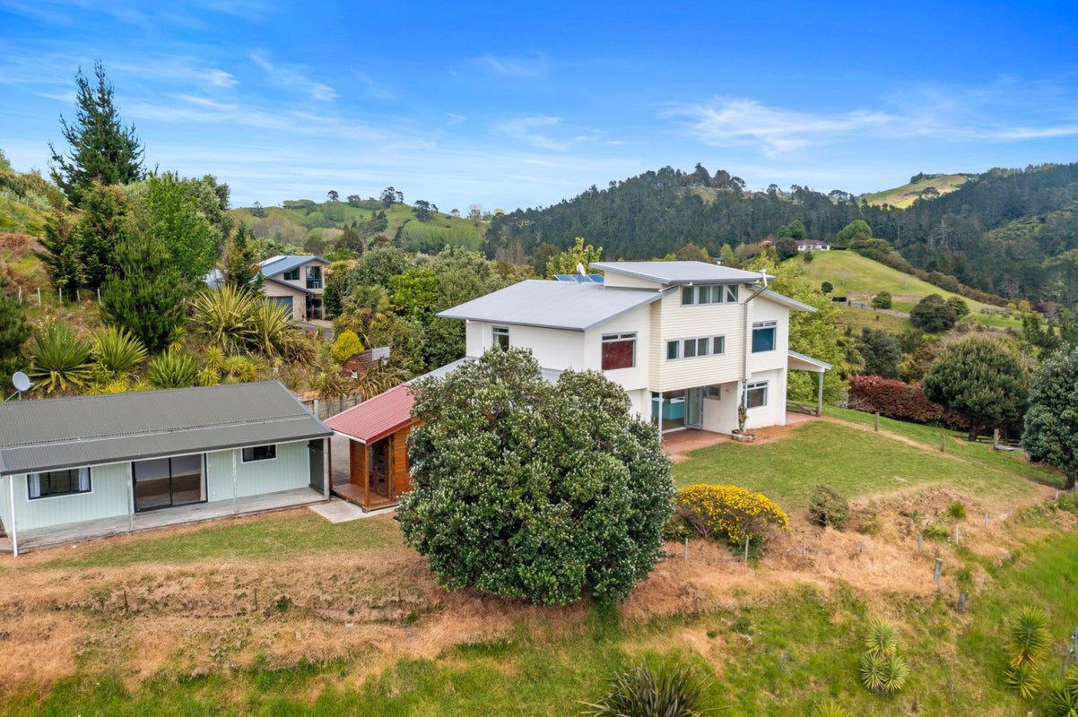 43 Walden Lane, Minden, Tauranga - Carousel 1