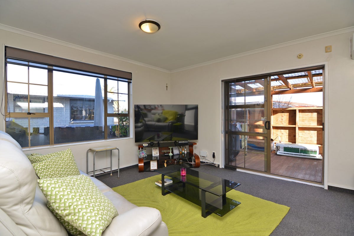 1313 Fergusson Drive, Brown Owl, Upper Hutt - Carousel 2