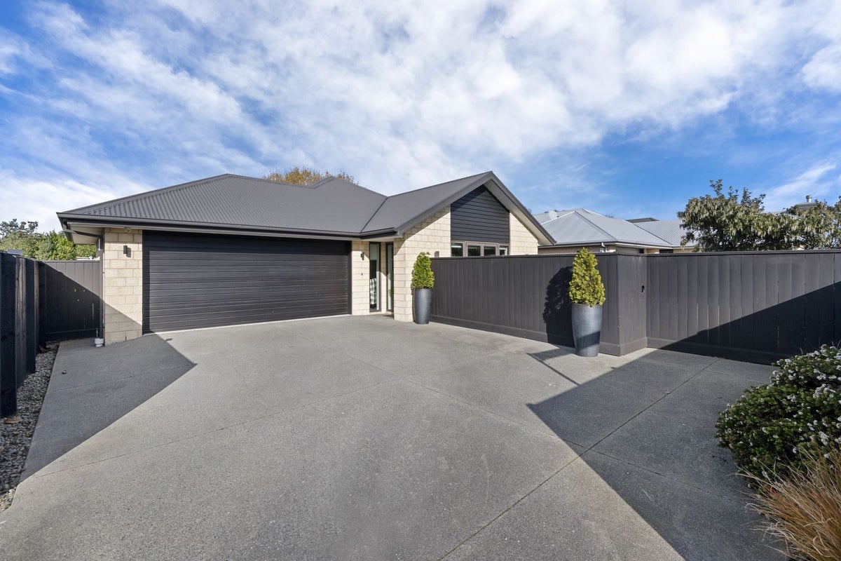24 Broken Run, Wigram, Christchurch - Carousel 20