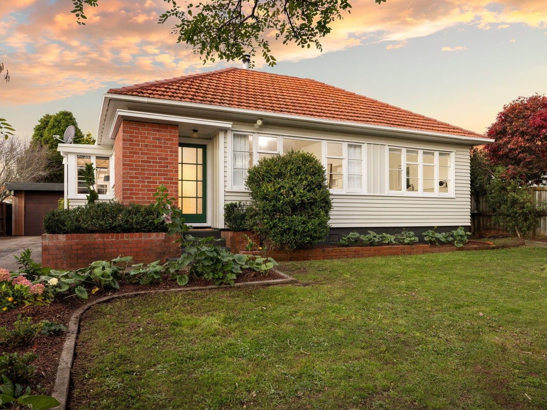 71 Jellicoe Drive, Hamilton East, Hamilton - Carousel 1