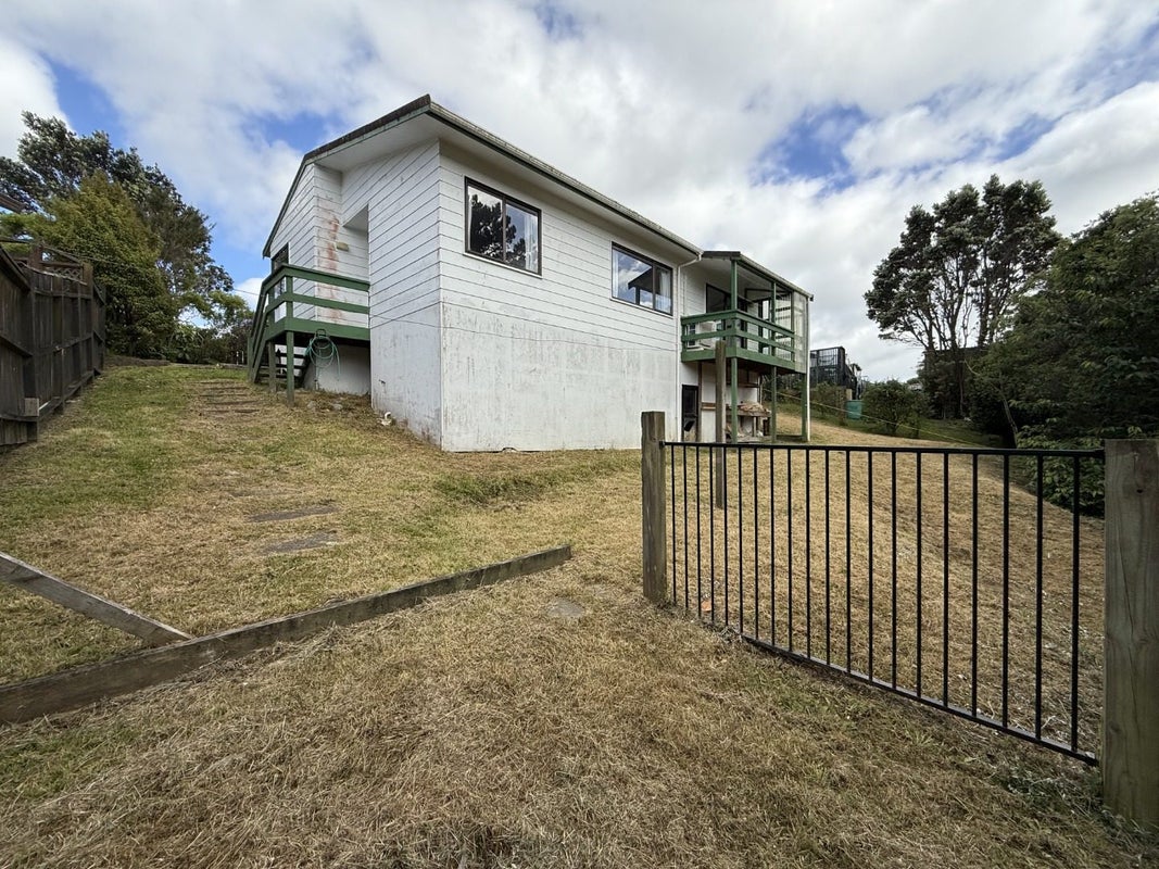 54 Guadeloupe Crescent, Grenada Village, Wellington - Carousel 1