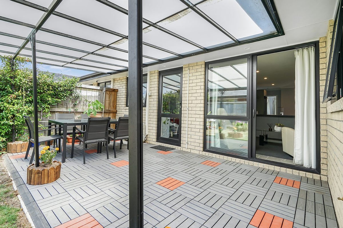 8 Haddonstone Avenue, Rototuna North, Hamilton - Carousel 2