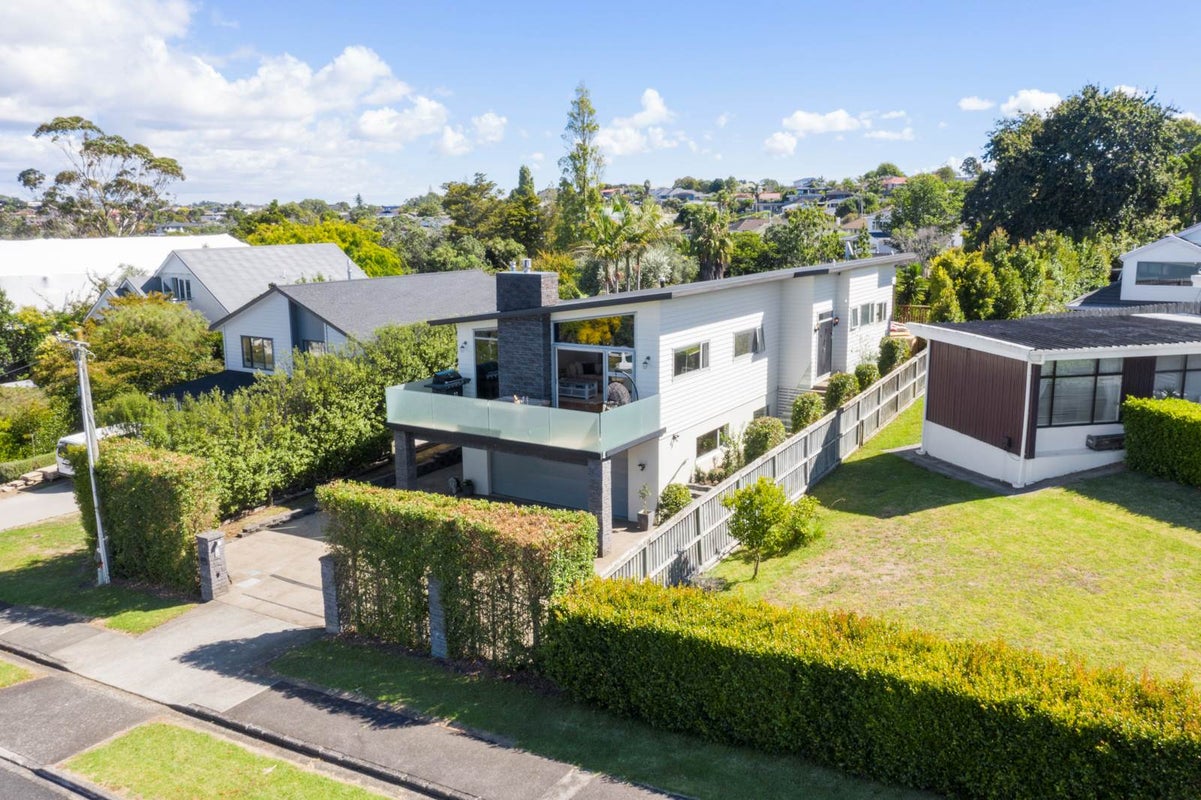 27 Churchill Road, Cockle Bay, Auckland - Carousel 2