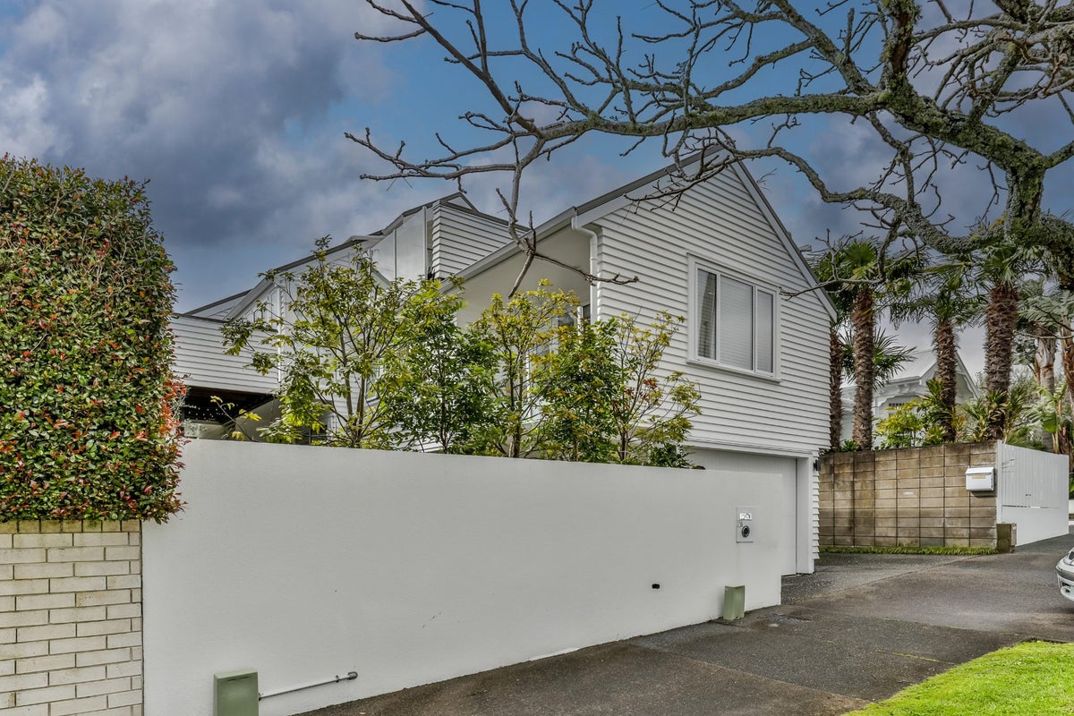 25A Clifton Road, Herne Bay, Auckland - Carousel 21