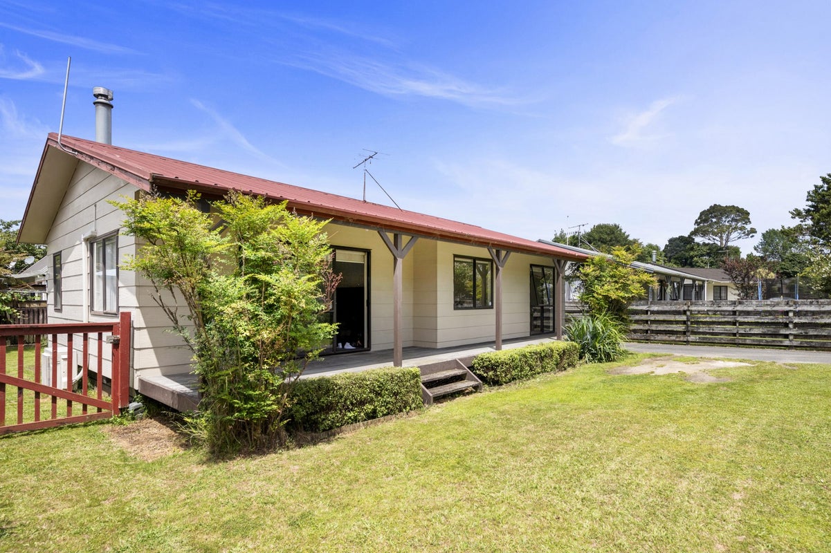 42A Aquarius Drive, Kawaha Point, Rotorua - Carousel 2