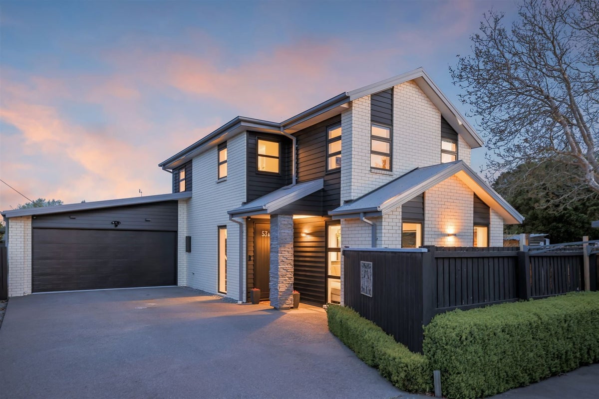 2/53A Aorangi Road, Bryndwr, Christchurch - Carousel 1