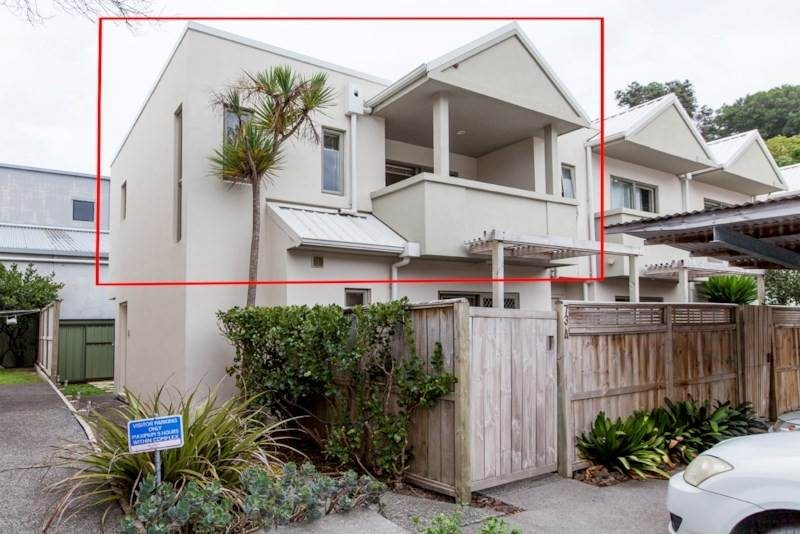 73B/21 Hunters Park Drive, Three Kings, Auckland - Carousel 1
