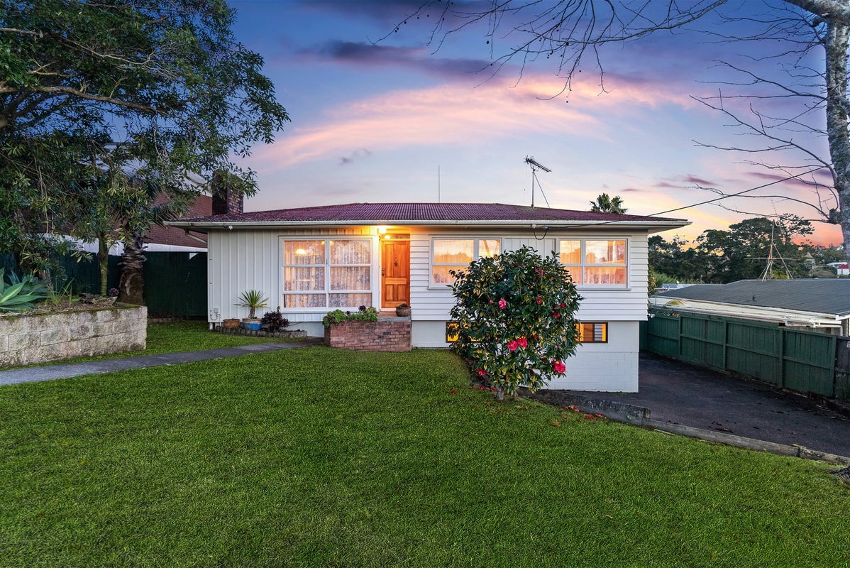 44 Saffron Street, Birkdale, Auckland - Carousel 1