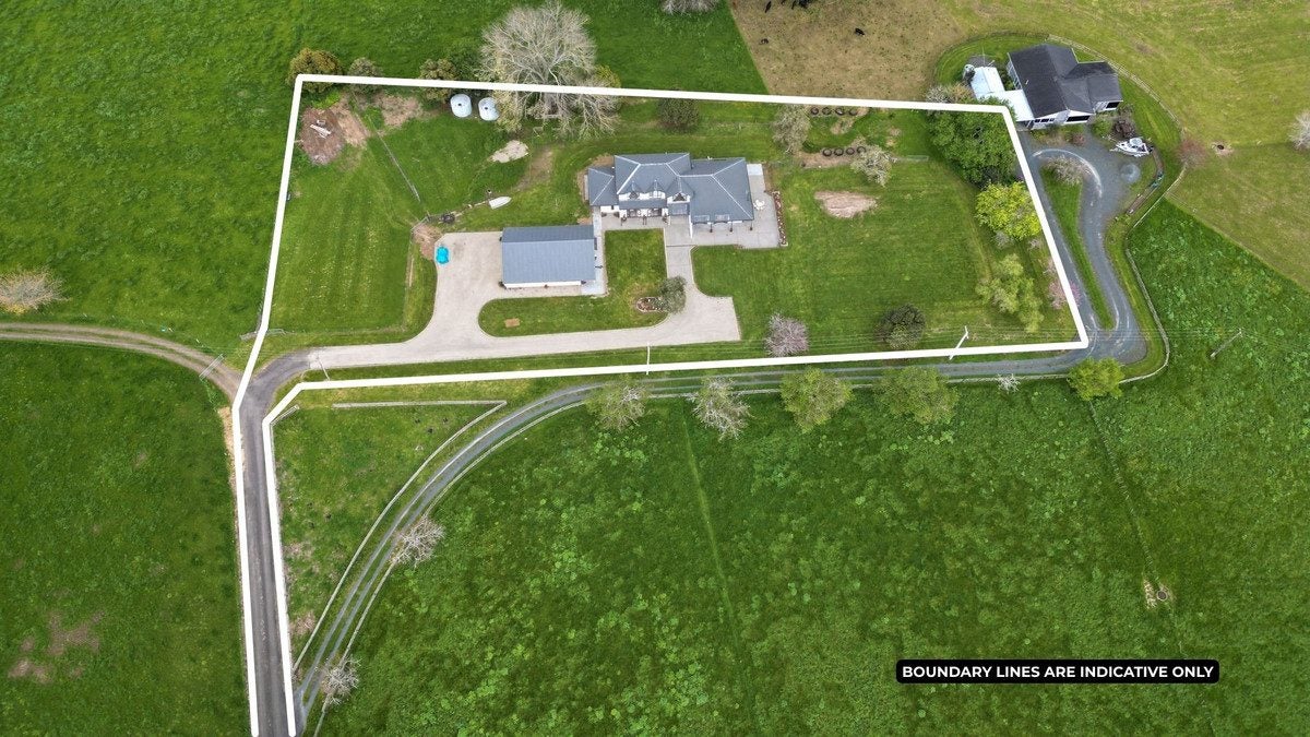 18 Masters Road, Eureka, Hamilton - Carousel 38