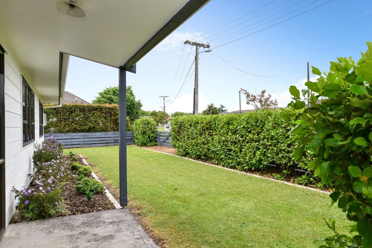 11 Wha Street, Frankton, Hamilton - Carousel 24