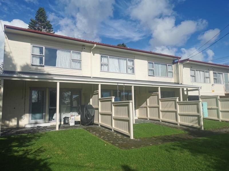 1/41 Tramway Road, Beach Haven, Auckland - Carousel 1