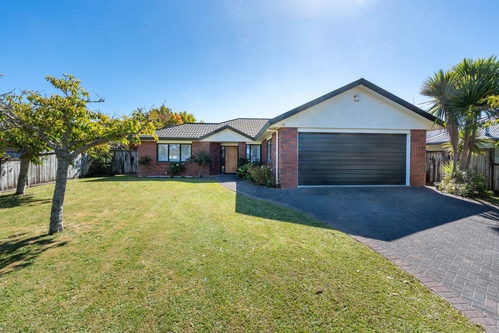 54 Diomede Glade, Flagstaff, Hamilton - Carousel 2