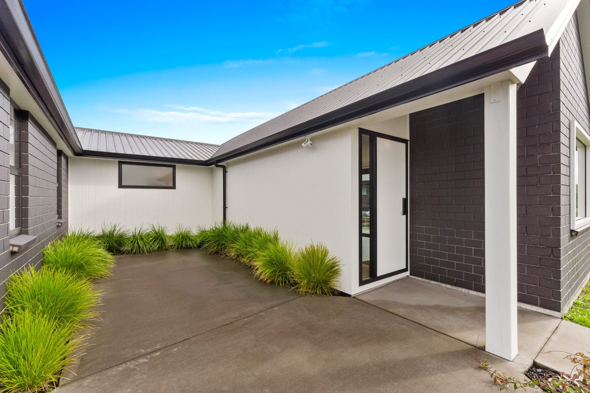 43 Rosslands Avenue, Karaka, Papakura - Carousel 2
