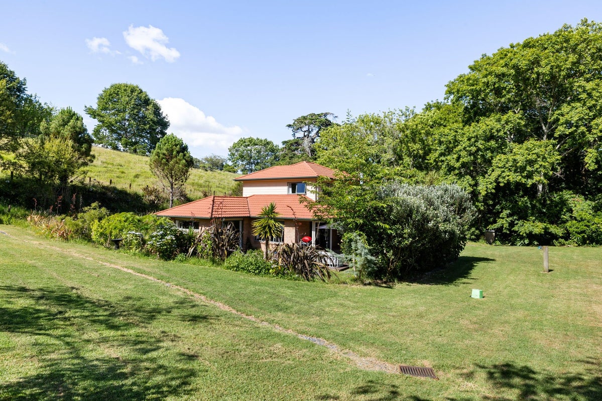 14 Pheasant Close, Rotokauri, Hamilton - Carousel 2