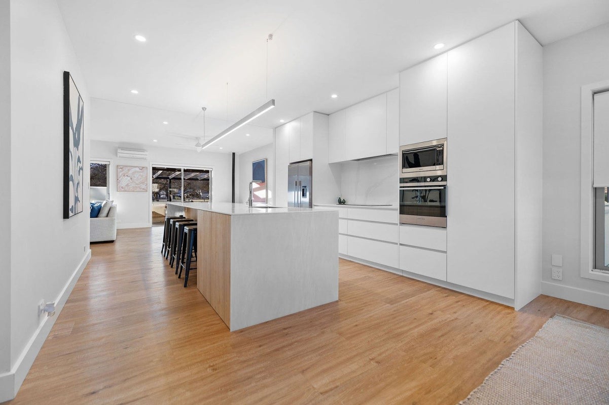 4 Crawford Place, Lake Hayes, Queenstown-Lakes, Otago - Carousel 2