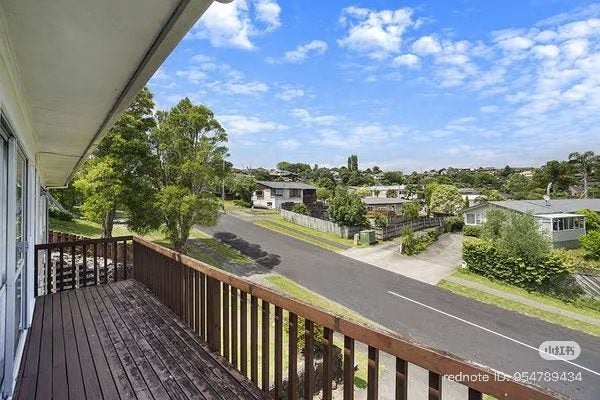 13 Robbies Road, Shelly Park, Auckland - Carousel 2