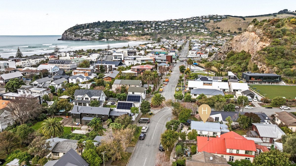 8A Nayland Street, Sumner, Christchurch - Carousel 25